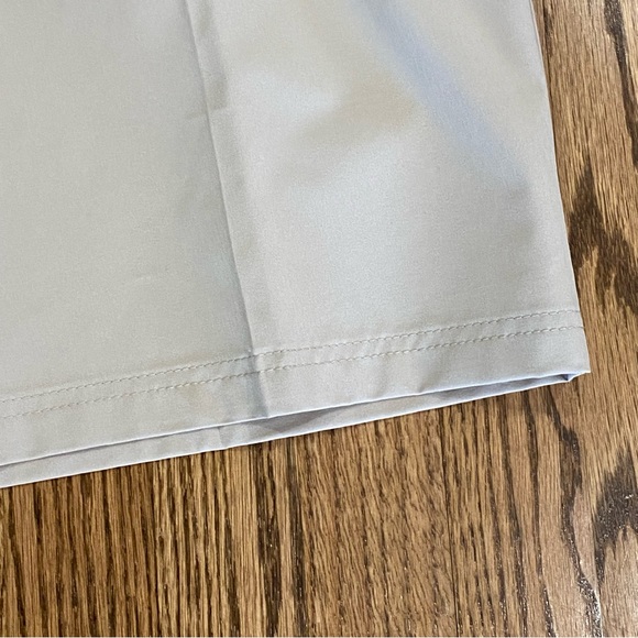 IZOD Golf Flat Front Tan Khaki Shorts 36 Classic Fit - Picture 4 of 10